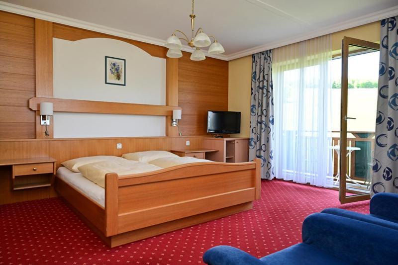 Ferienhotel Hofer Superior Strass im Attergau 外观 照片