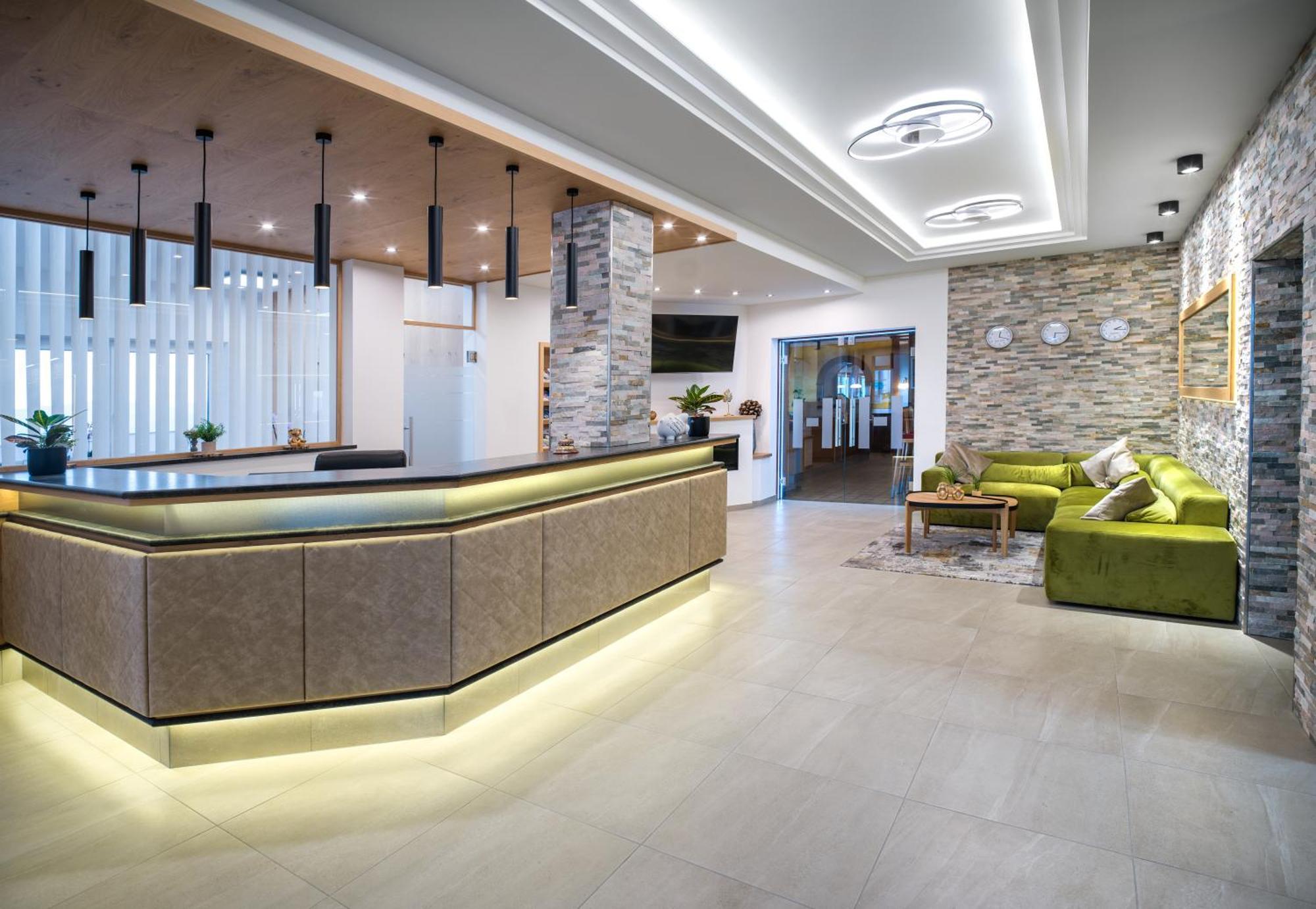 Ferienhotel Hofer Superior Strass im Attergau 外观 照片